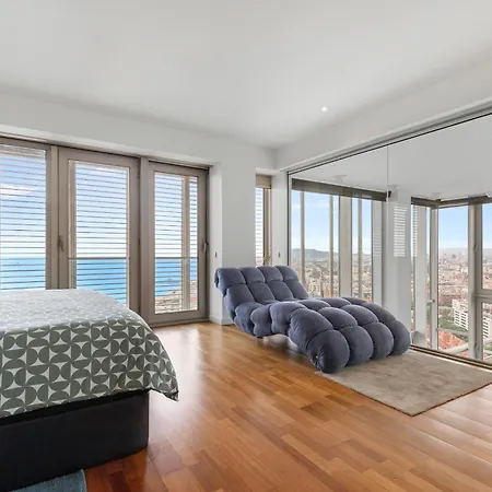 Penthouse With The Views! Lejlighed *