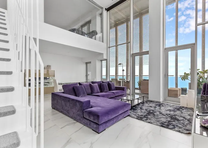 Penthouse With The Views! *